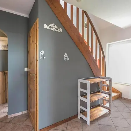 Dom wakacyjny Geraeumiges 180 Qm Auf 3 Etagen